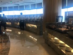 自助取餐区-景瀚大酒店-揽景阁旋转餐厅