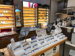 -优医视平价眼镜蔡司依视路折扣工厂店(十里堡店)