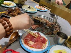 -草家酱蟹炭火烤肉店(珲春南路一店)