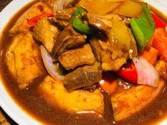 家乡囊炒肉-阿里家·新疆烤肉酒場 by MIG