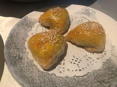 蜜汁叉烧酥-皇朝会.经典传统粤菜(外滩店)