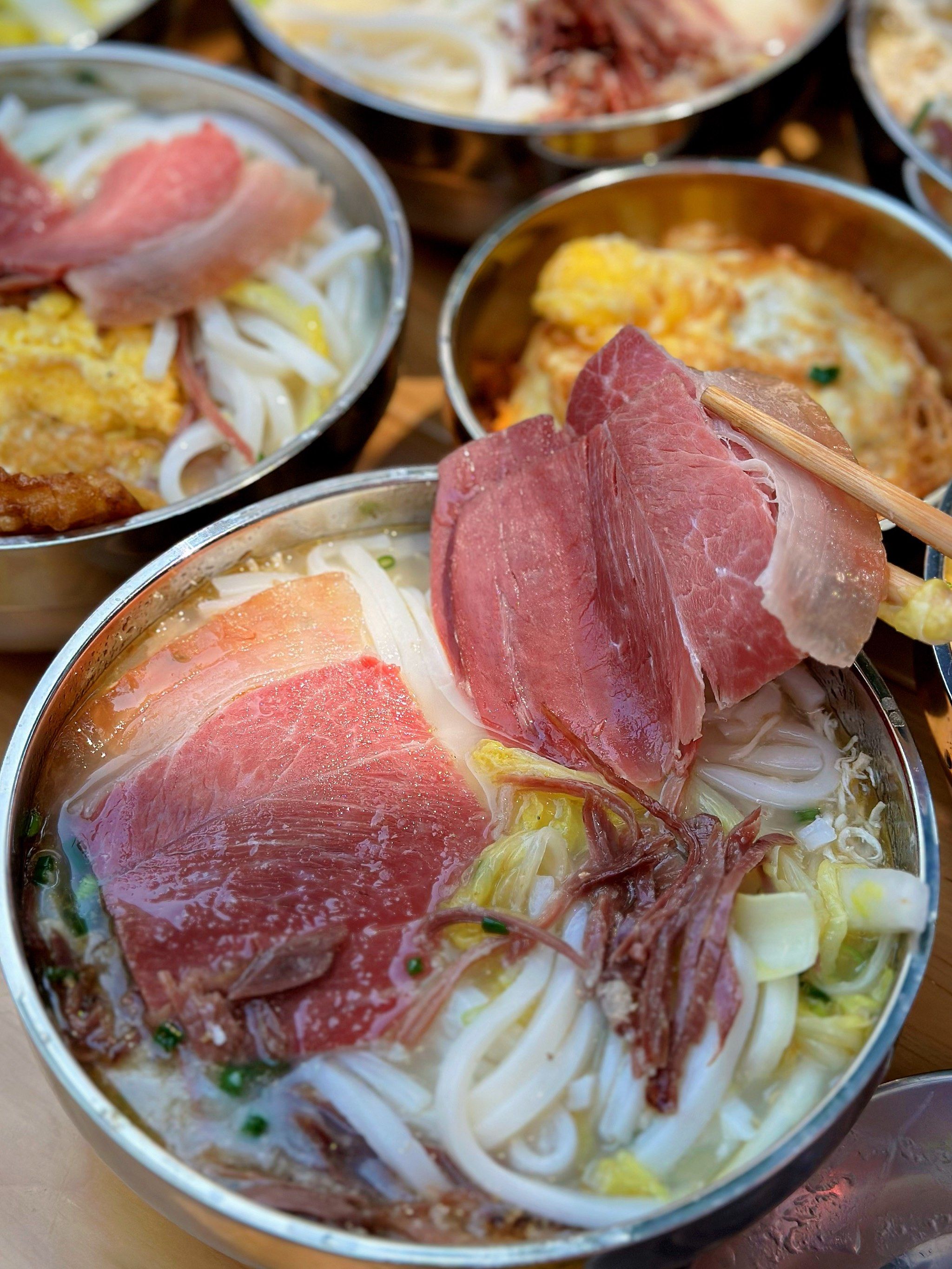 好吃哭!米线儿还得吃gai边边!