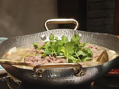 -川流不息·地道川菜·小龙虾(新松江路店)