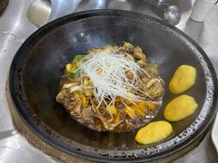 -粘豆包柴火铁锅炖