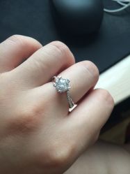 -威德钻石-克拉钻大本营(南京东路店)