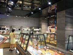 面包甜点陈列柜-巴黎贝甜(银城东苑店)
