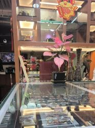 -灵彩珠宝(朗香街店)