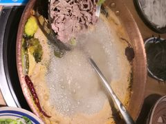 -洱火云南酸菜牛肉火锅(石景山当代商城店)