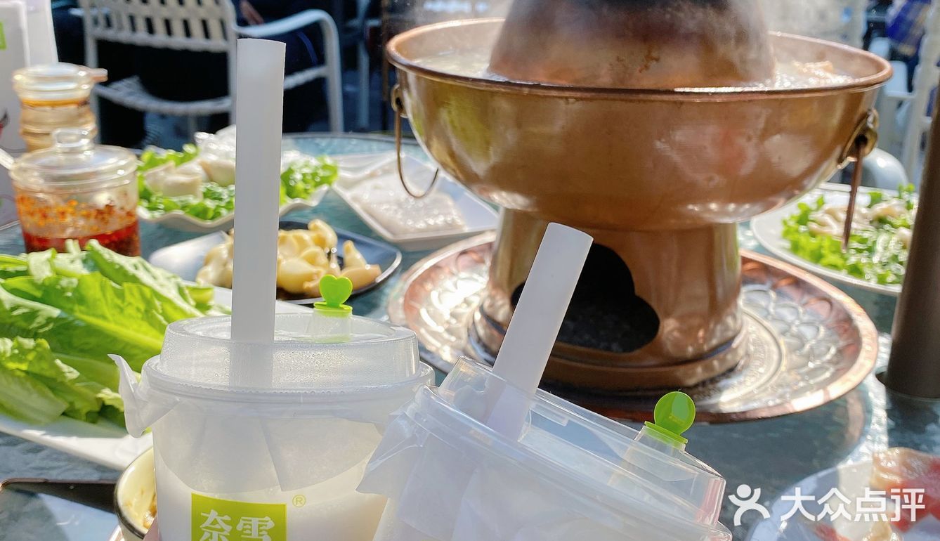 第二次中午放学的时间来，今天穿了新鞋子嘎嘎开心