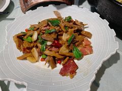 腊肉炒笋-陈江波老鸭煲(化工路店1号店)