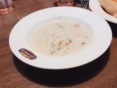 鲜奶蘑菇浓汤-拉亚汉堡经典餐厅(商城路店)