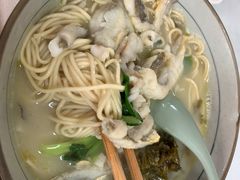 -明呈黄鱼面馆(斜土路店)