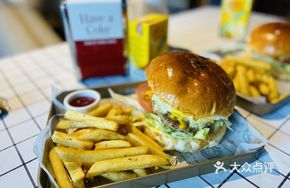 Hawaiian Pineapple Beef Burger