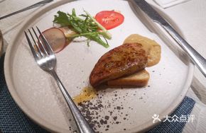 Sautéed French Goose Liver with Mushroom Sauce