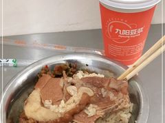 -梁阿婆廿年老牌扣肉糯米饭