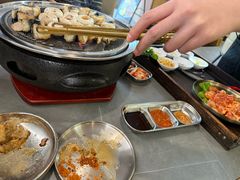 -围炉肉舍•炭烤活鳗•丹东海鲜烤肉(步行街店)