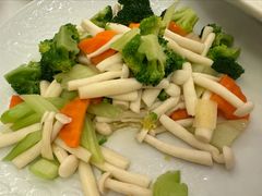 黄油炒时令蔬菜-莫斯科餐厅