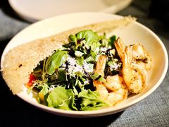 凤尾虾牛油果蔬菜色拉-弦月窗LUNETTE BY AMANDA(复兴路店)