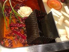 -百年川椒重庆老火锅(光谷店)