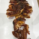 没想到他家竟然有，挺大的一条鱿鱼，切成小块块了