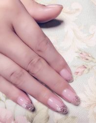 -爱美睫美甲会馆