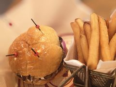 -BOURBON 玻本美式餐厅酒吧(虹桥新天地店)