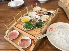 -双桥园·云南过桥米线(古城南门店)