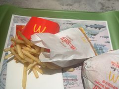 -麦当劳(展览路店)