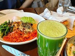 羽衣甘蓝菠萝蔬果汁-THE WOODS 简餐 (国贸商城店)