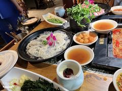 -老牌坊云南鱼豆花火锅(哈西万达店)