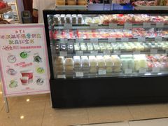 各色蛋糕切片-红宝石·鲜奶小方(莘庄龙之梦店)
