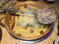 -洱火云南酸菜牛肉火锅(石景山当代商城店)