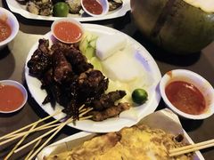 沙爹-东海岸人工湖美食村