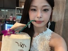 -Chom Cafe and Restaurant