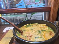 -银米·云南传统过桥米线(双廊黑金冠店)