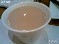 在别的店吃饭,倒在杯子了~-维吾尔餐厅(宜山路店)