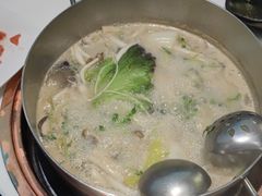 -洪氏嗨捞·猪肚鸡火锅(阳光天地店)
