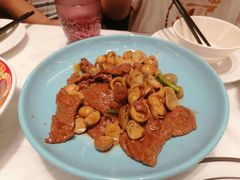 蚝油鲜菇牛肉-新世界餐厅(万达店)