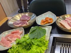 -臻牛烤肉