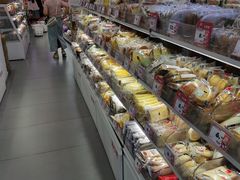 -陆小馋量贩零食(和燕路店)