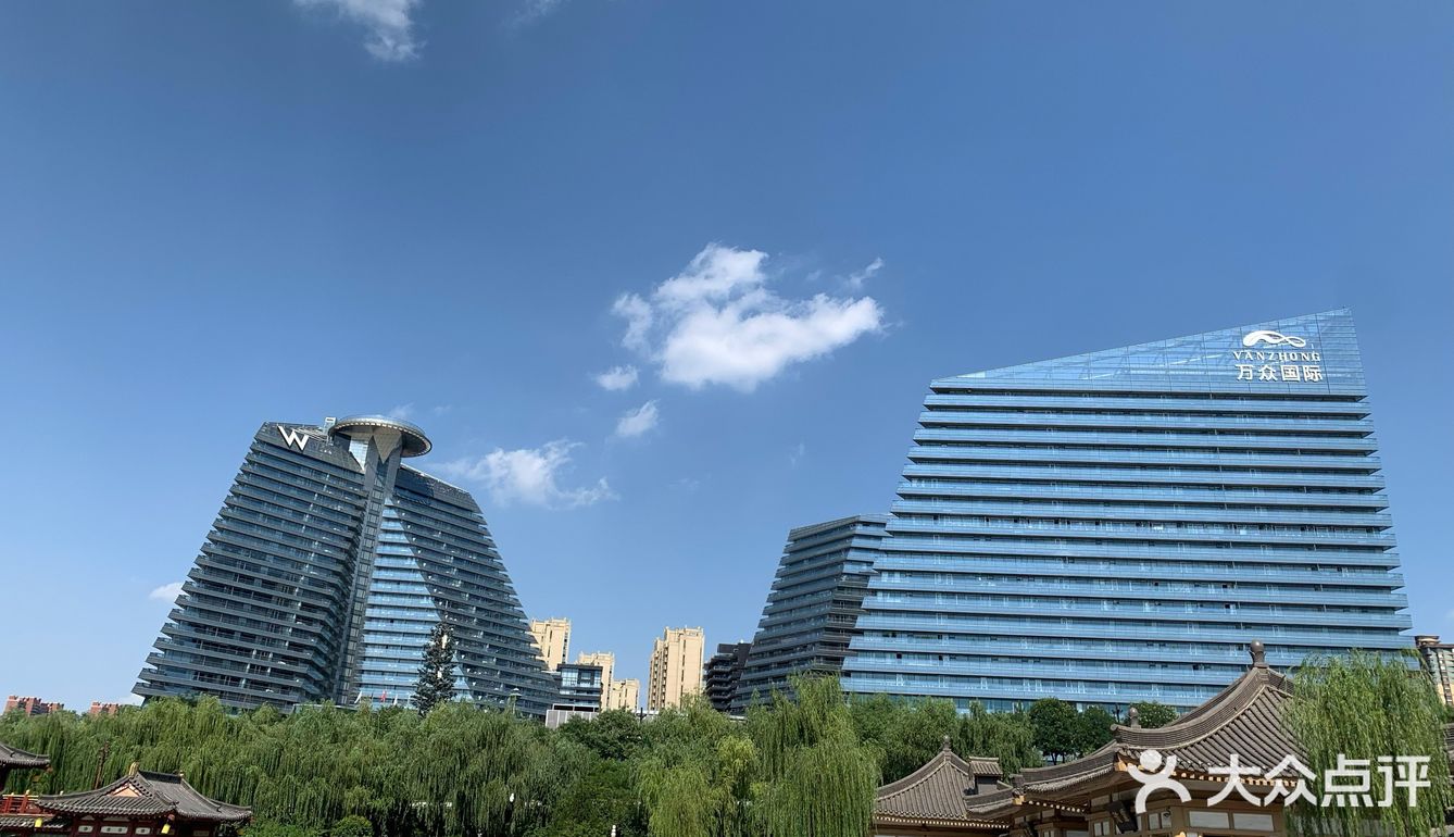 纵享太平盛世愉快周末 偕老携小