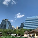 纵享太平盛世愉快周末 偕老携小