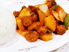 菠萝咕噜肉饭-香港新发烧腊茶餐厅(书城店)
