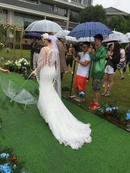 -艾米丽婚纱礼服