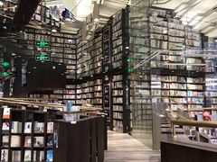 -钟书阁(群光广场店)