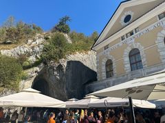 -波斯托伊纳溶洞