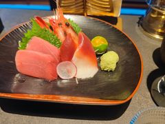 -铭牛烧肉·和牛海鲜自助(高新月牙湖店)