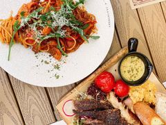 -Mark&Mars Restaurant