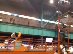 -极限PLAY运动娱乐新世界·团建派对潮玩休闲馆·室内蹦极高空游乐园