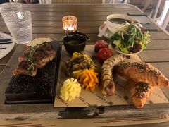 -Mark&Mars Restaurant